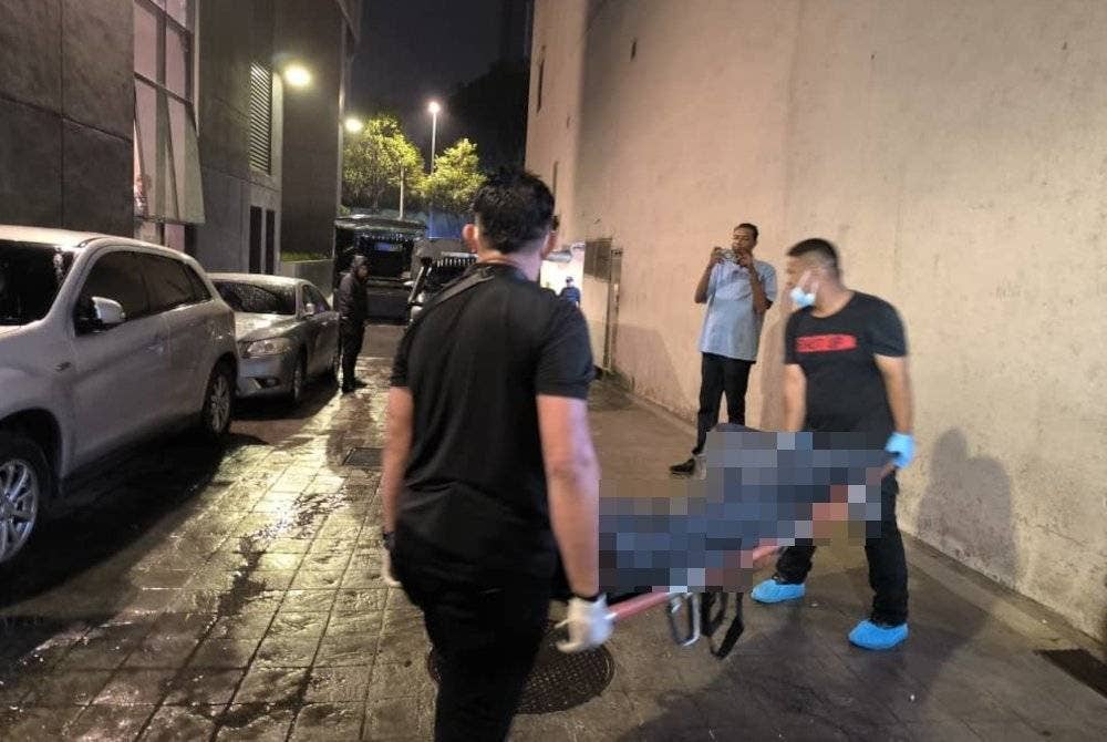 Empat lelaki warga Vietnam maut dalam insiden berbalas tembakan di sebuah unit residensi di ibu kota pada Selasa.