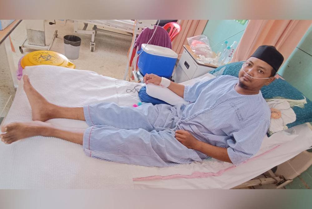 Mohd Lutfi kini dirawat di Hospital Kemaman akibat kanser kelenjar jantung yang dialami sejak dua tahun lalu.