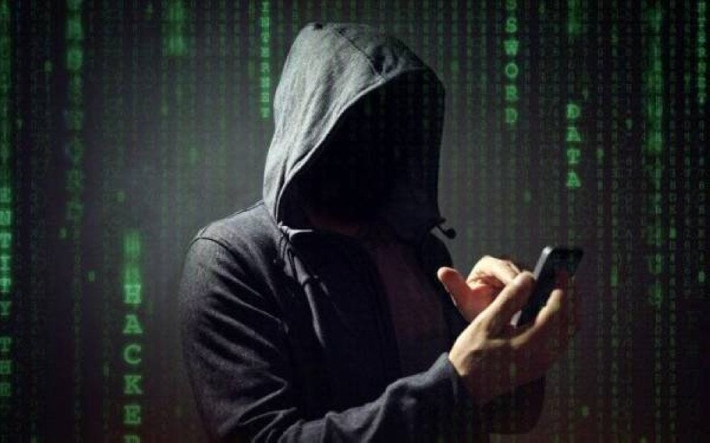 Jurutera sebuah syarikat swasta diperdaya sindiket penipuan Macau Scam yang menyamar sebagai pegawai polis dan pihak penghantar. Foto 123RF