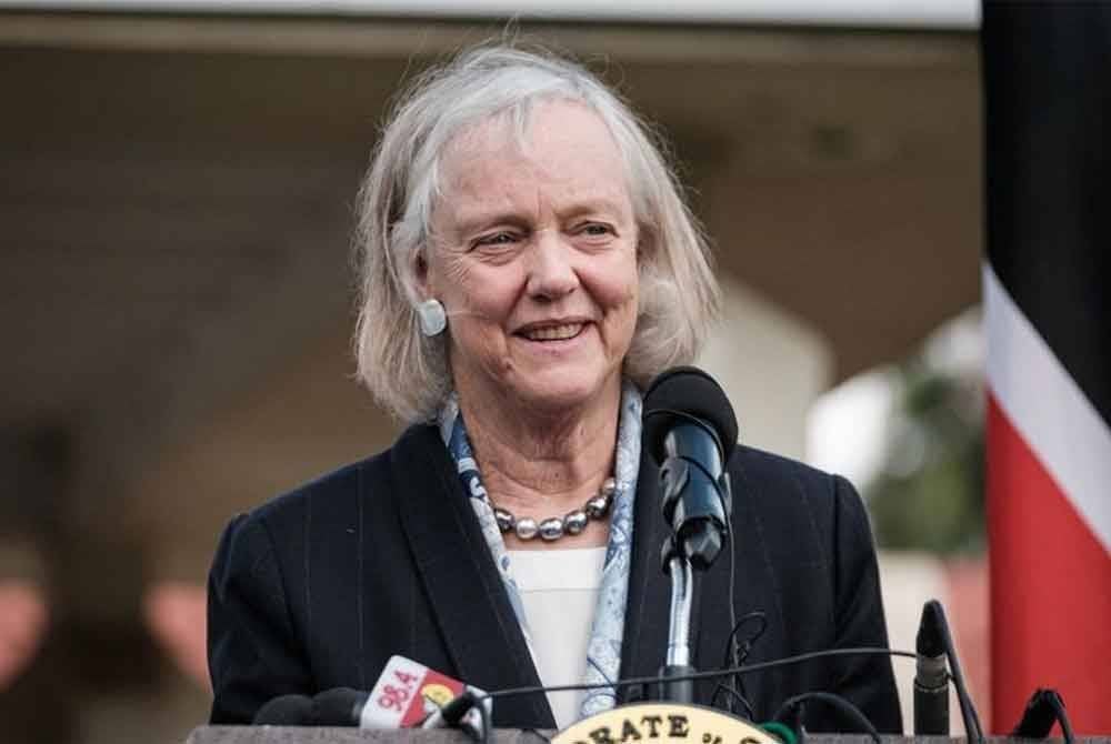 Meg Whitman mengumumkan kepada pasukannya di Kedutaan AS bahawa beliau telah mengemukakan surat peletakan jawatan kepada Presiden Joe Biden - Foto: Agensi