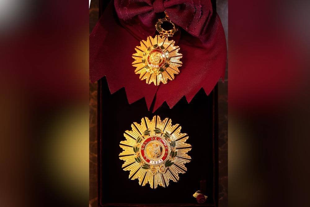 Penghormatan tertinggi Peru, 'El Sol del Peru', diberikan kepada Anwar sebagai mengiktiraf peranannya sebagai Ketua Kerajaan semasa lawatan rasmi pertamanya ke Peru. Foto Bernama