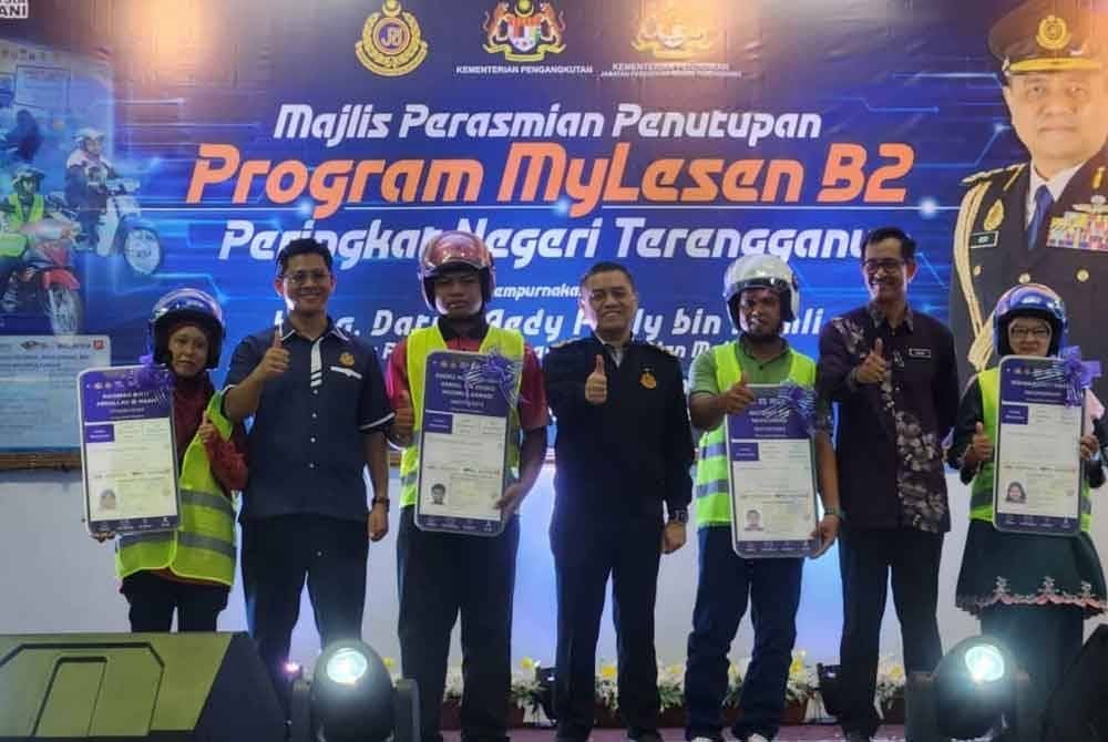 Aedy Fadly (tengah) semasa Program MyLesen B2 Peringkat Negeri Terengganu