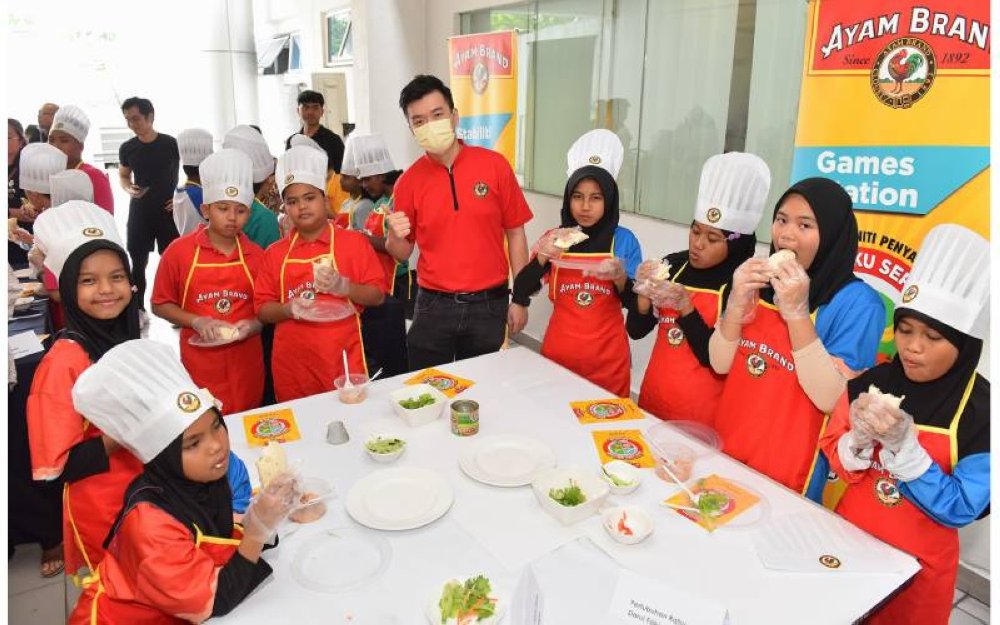 Para peserta seronok dan bangga dapat menyediakan hidangan sendiri.
