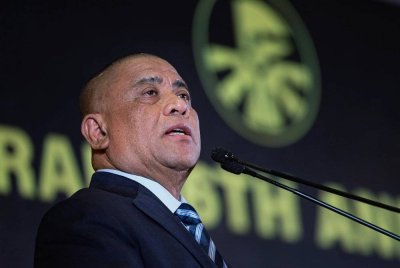 Saarani berucap pada Majlis Makan Malam Persekutuan Pekilang-Pekilang Malaysia (FMM) Perak di sebuah hotel malam tadi. Foto Bernama