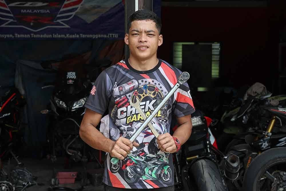 Mowgli Malaysia atau nama sebenarnya Muhammad Syukur Khamis semasa ditemui Bernama di Kampung Banggol Katong di sini. Foto Bernama