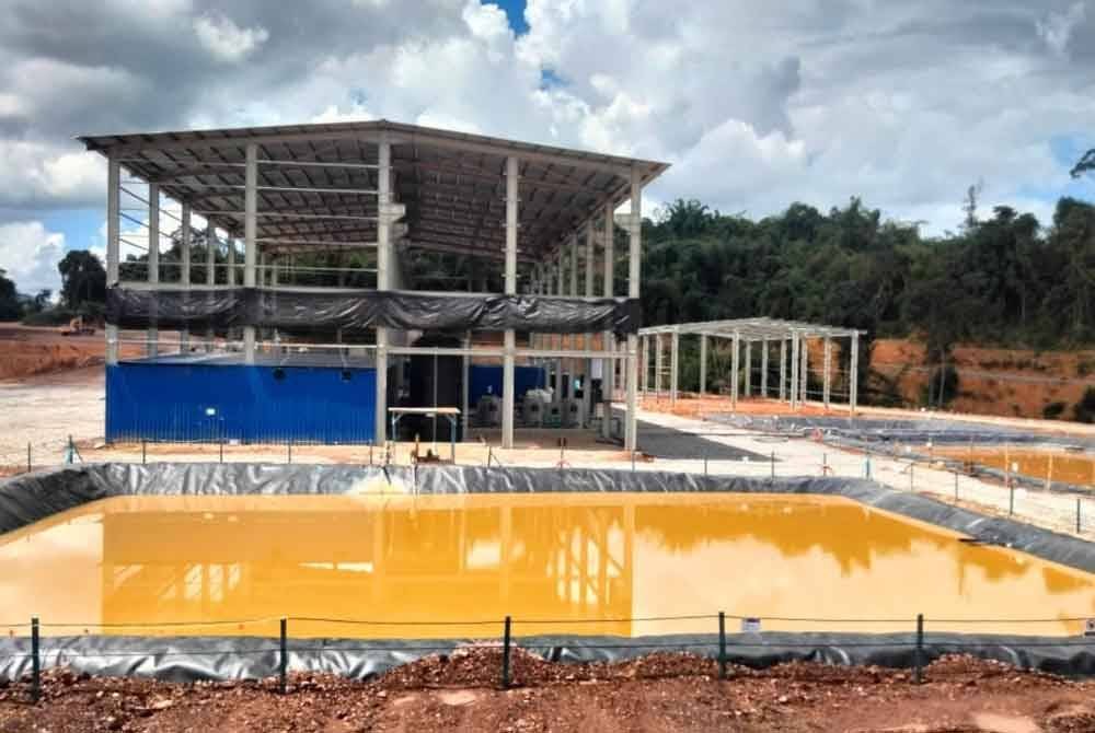 Tapak perlombongan emas di kawasan hutan simpan kekal Sokor Taku, Mukim Sokor Ulu Kusial.