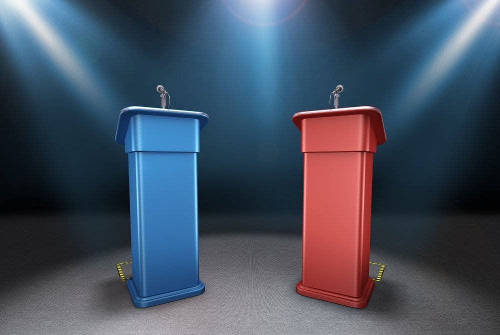 PERBANYAKKAN dialog dalam masyarakat agar perbincangan mendalam dan bersistem itu dapat mencari titik persamaan dan kebenaran. Foto CANVA