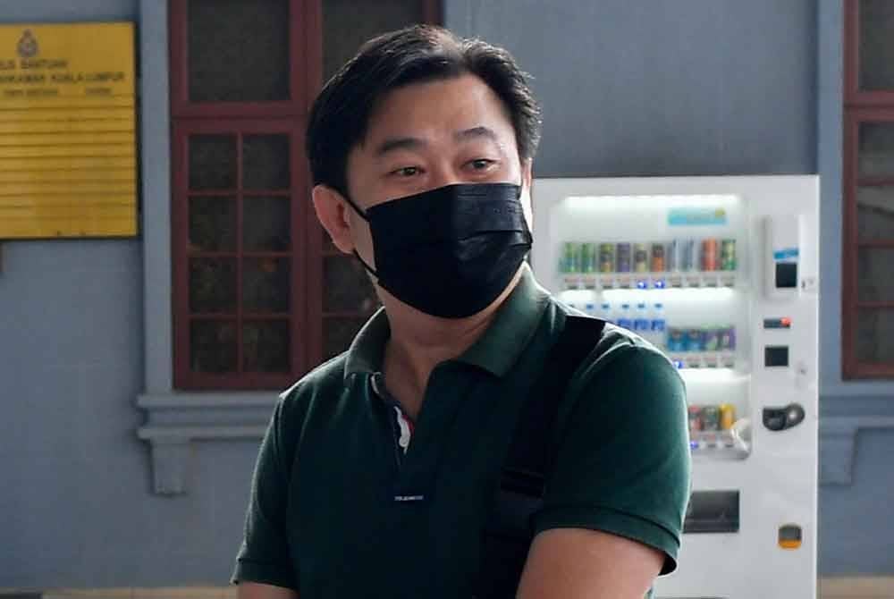 Chiang Swee mengaku tidak bersalah di Mahkamah Sesyen pada Jumaat atas dua pertuduhan menggunakan mesin cetak tanpa lesen dan menghasilkan penerbitan bahan lucah menggunakan mesin cetak, Jun lepas. Foto Bernama