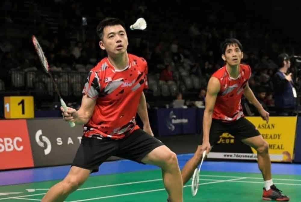 Wee Kiong (kiri) dan Azriyn menumpaskan pasangan Taiwan untuk mara ke separuh akhir Jepun Masters di Kumamoto pada Sabtu. Foto Agensi