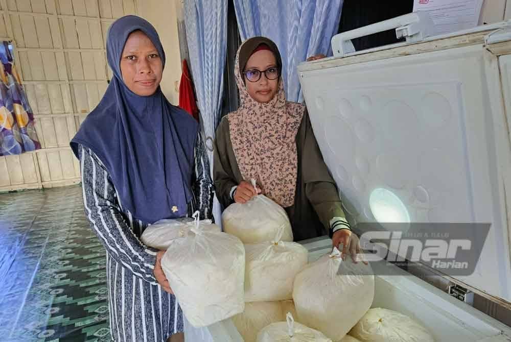 Debu putu halba yang siap dibungkus dan disimpan dalam peti sejuk beku.