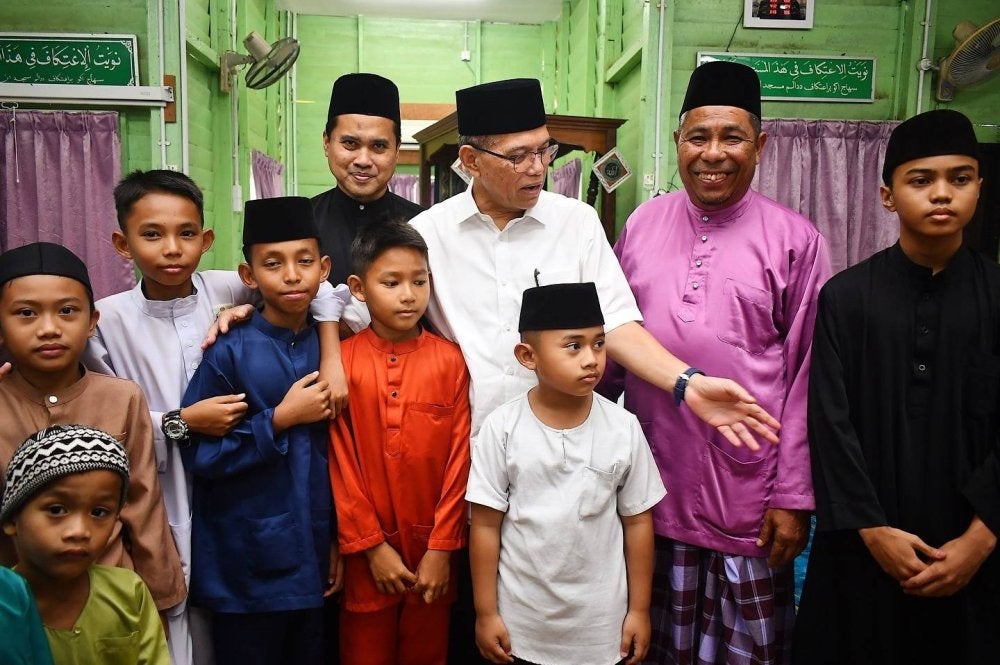 Menteri Besar ketika solat Jumaat di Masjid Istiqlal Kampung Benom, Temerloh, Pahang pada September lalu.