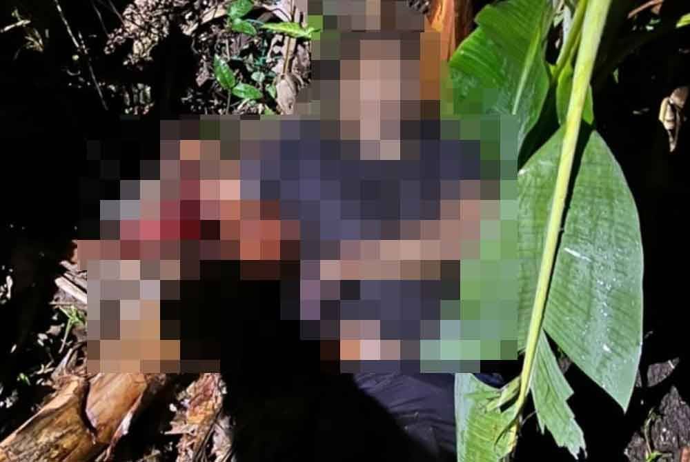 Suspek yang meninggal dunia di lokasi. - Foto IPD Kluang