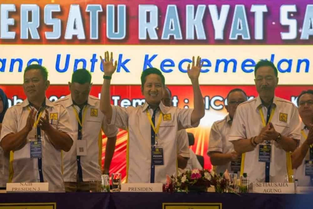 Arthur (tengah) ketika menghadiri Persidangan Perwakilan Tri-Tahunan kali keempat PBRS di SICC, Kota Kinabalu.