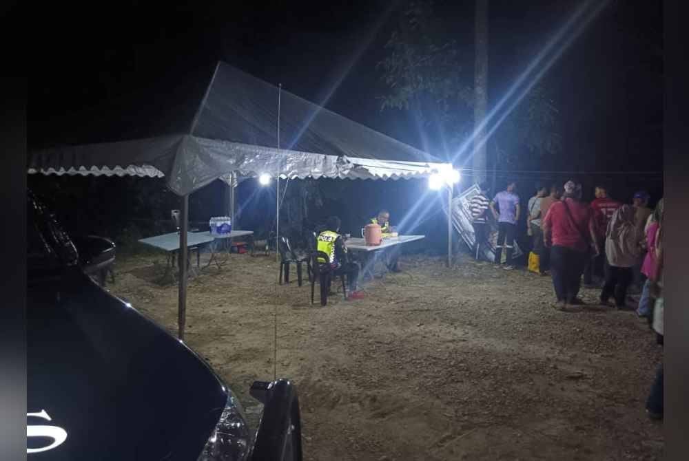 Operasi mencari seorang remaja lelaki yang dikhuatiri lemas di Sungai Jeram Badoh di Segamat.