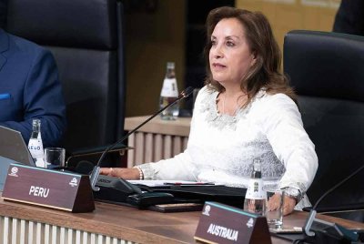 Dina Boluarte ketika bercakap semasa Dialog Tidak Rasmi Pemimpin Kerjasama Ekonomi Asia Pasifik (APEC) di Lima, Peru pada Jumaat - Foto: AFP
