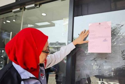 Operasi sita dijalankan selepas pemilik premis gagal menjelaskan cukai taksiran DBKL.