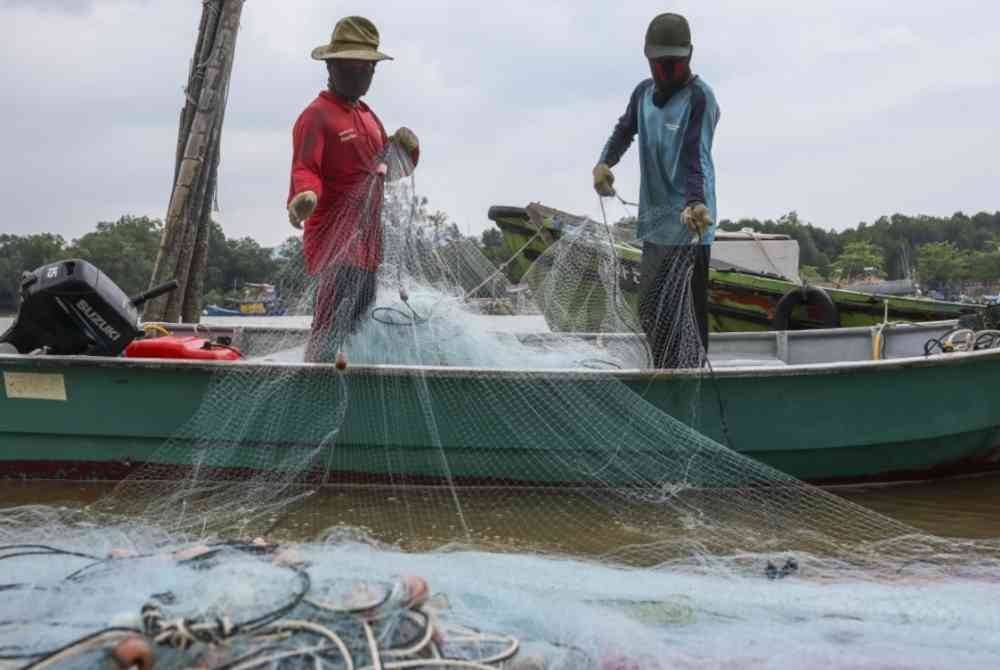 Rata-rata nelayan berkata pada musim MTL waktu itu akan digunakan untuk membaiki jaring yang rosak, namun tetap ada yang turun ke laut sekiranya keadaan mengizinkan demi periuk nasi keluarga.