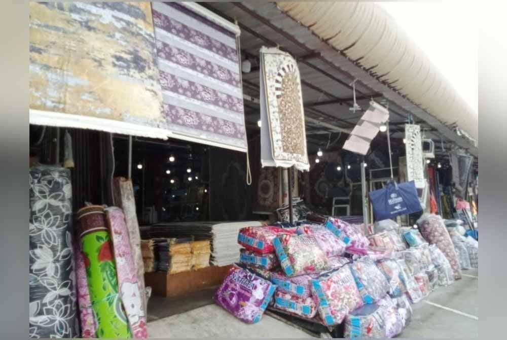 Sebuah kedai di Nilai 3 lengang tanpa sebarang kunjungan pelanggan.