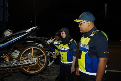 Antara kesalahan yang dikesan penggunaan ekzos tidak mengikut spesifikasi, tayar bersaiz terlalu kecil dan nombor plat tidak mematuhi piawaian.