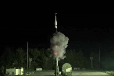 India telah melancarkan ujian peluru berpandu hipersonik jarak jauh pertamanya.