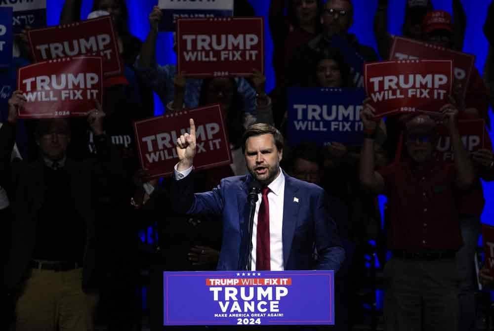 Vance semasa berkempen pada pilihan raya 4 November lalu.