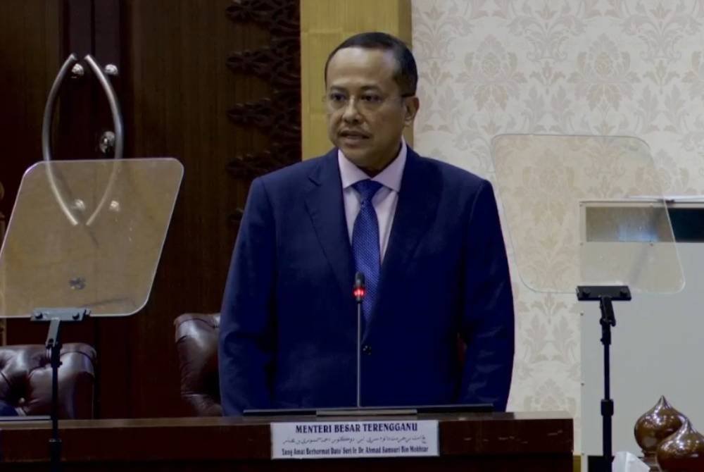 Ahmad Samsuri ketika membentangkan Belanjawan Terengganu 2025 pada Mesyuarat Ketiga Penggal Kedua Dewan Undangan Negeri (DUN) ke-15 (Bajet) di Wisma Darul Iman.