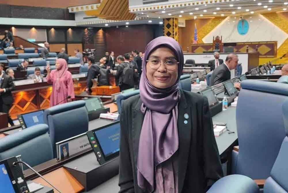 Rina ketika hadir sidang DUN Sabah bagi membahaskan Belanjawan Sabah 2024.