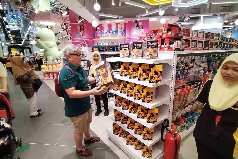 Aneka barangan boleh didapati di MR D.I.Y PLUS
