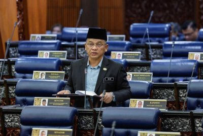 Mohd Na'im pada Persidangan Dewan Rakyat sempena Mesyuarat Ketiga Penggal Ketiga Parlimen ke-15 di Bangunan Parlimen pada Isnin. Foto Bernama