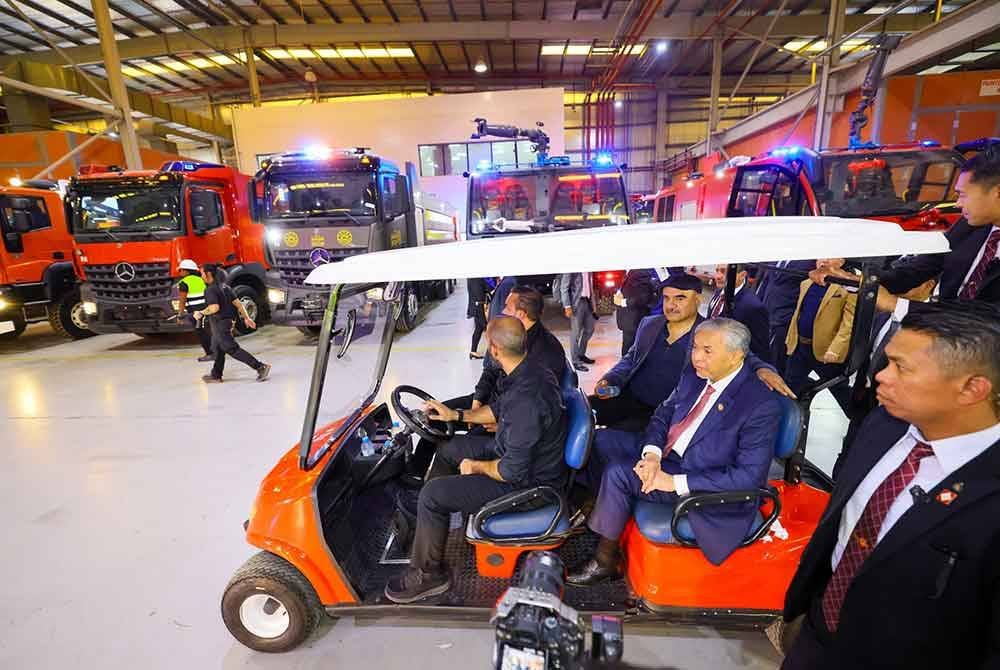 NAFFCO merupakan pengeluar produk pemadam kebakaran yang berpangkalan di Timur Tengah dan produknya terdiri daripada dua segmen perniagaan utama iaitu perkhidmatan keselamatan serta perlindungan kebakaran.