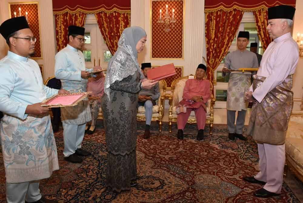 Plus Malaysia Berhad diwakili Pengarah Urusan, Datuk Nik Airina Nik Jaffar turut menyampaikan zakat perniagaan berjumlah RM2 juta.