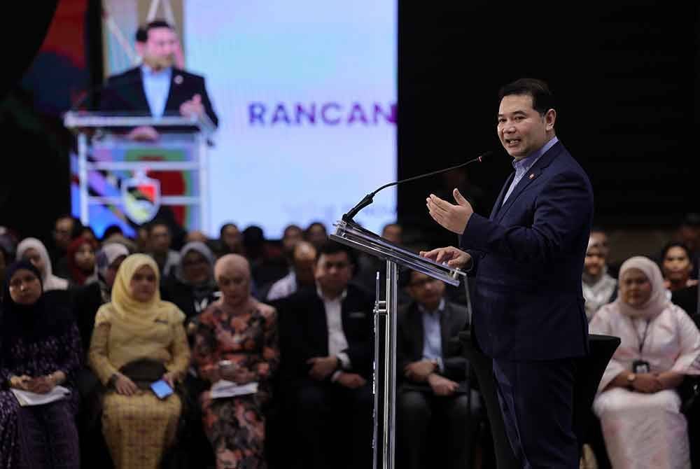 Rafizi berucap pada Sesi Libat Urus RMK13 bersama Kerajaan Negeri Sembilan di Port Dickson pada Selasa. Foto Bernama