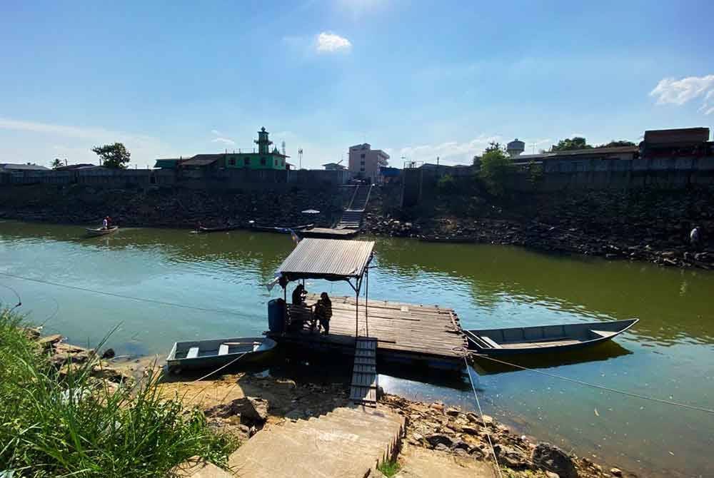 Hasil tinjauan mendapati penduduk setempat menyenaraikan beberapa alasan kenapa tidak sehaluan dengan pihak berkuasa dan rata-rata mereka memberikan alasan hubungan rakyat Kelantan dan Thailand seumpama 'adik-beradik', malah ada yang memaklumkan mempunyai isteri serta anak di kedua-dua belah negara.