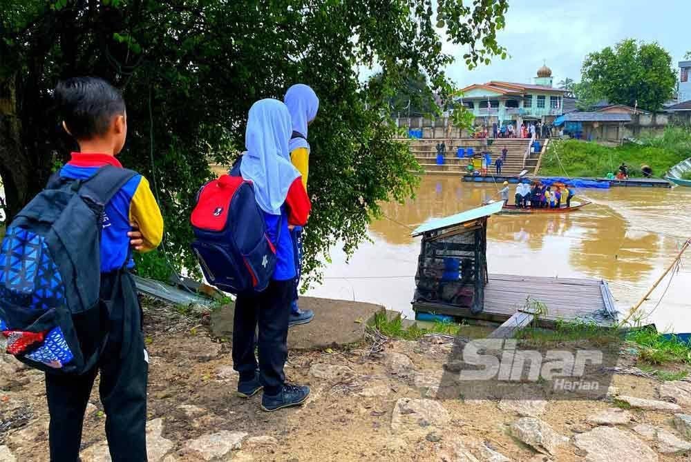 Sinar Harian juga difahamkan mengikut rekod Kementerian Pendidikan hanya 150 pelajar mempunyai kerakyatan Malaysia yang tinggal di Thailand bersekolah harian biasa manakala selebihnya adalah aliran agama.