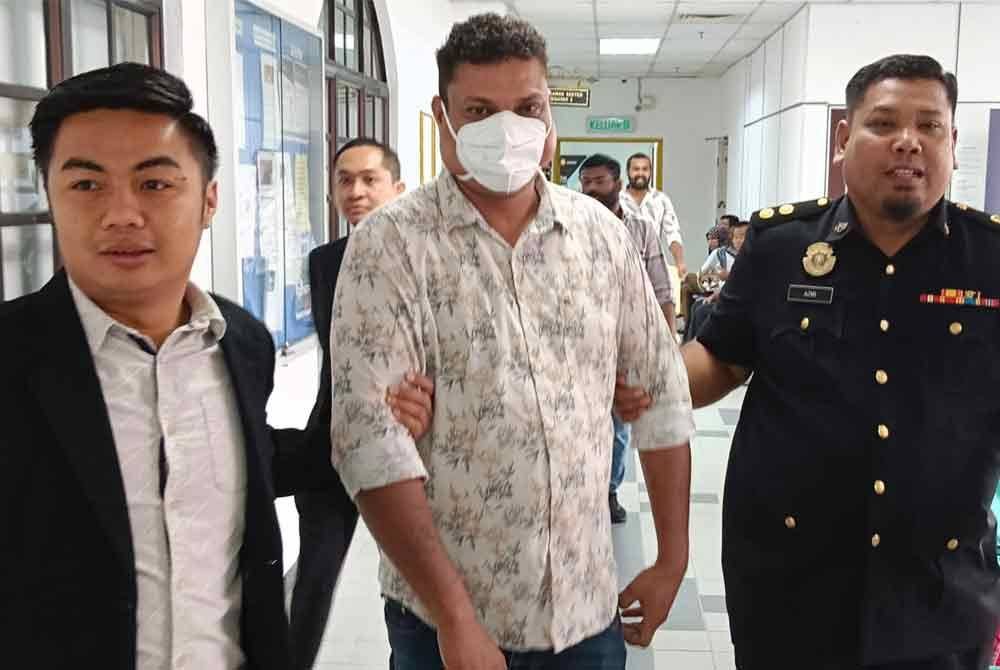 Seorang lelaki warga asing didakwa atas pertuduhan memberi rasuah RM1,000 kepada anggota penguatkuasa MBIP di Mahkamah Sesyen Johor Bahru pada Rabu.