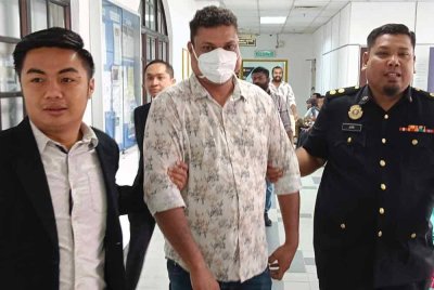 Seorang lelaki warga asing didakwa atas pertuduhan memberi rasuah RM1,000 kepada anggota penguatkuasa MBIP di Mahkamah Sesyen Johor Bahru pada Rabu.