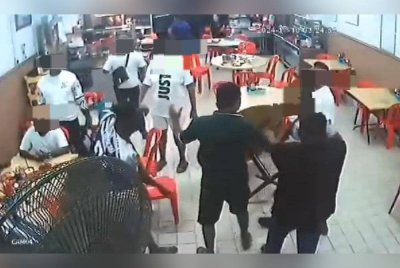 Tangkap layar rakaman video kejadian itu pada Rabu.