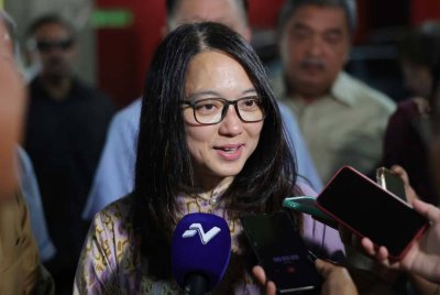 Menteri Belia dan Sukan Hannah Yeoh ketika ditemu bual selepas Majlis Pengurniaan Sijil Pencapaian kepada ahli pasukan wushu Negeri Sembilan di Dewan N.S. Chin Woo pada Rabu. Foto Bernama