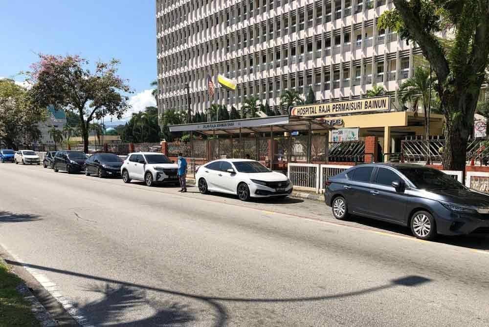 Kelonggaran diberikan berikutan kekurangan parkir di HRPB dan pembinaan Klinik Kesihatan Greentown yang baharu juga menyebabkan kawasan letak kenderaan semakin terhad.