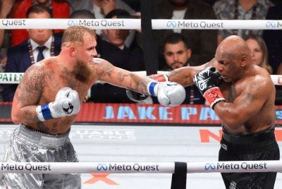 Seorang pelanggan Netflix memfailkan saman tindakan kelas berhubung isu teknikal semasa pertarungan Mike Tyson-Jake Paul. 