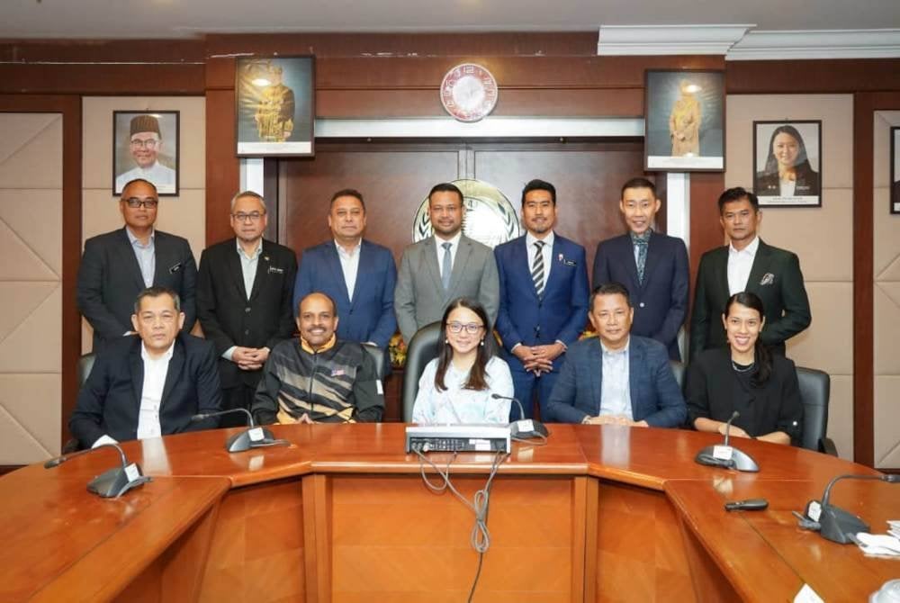 Hannah (duduk, tengah) mempengerusikan sidang terakhir RTG bagi sesi 2024 pada Rabu. Foto KBS