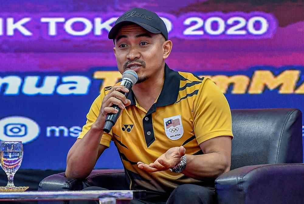 Mohd Azizulhasni menyampaikan ucapan sempena Program Sports Icons Tour yang diadakan bersempena Program Dua Tahun Kerajaan Madani di KLCC pada Jumaat. Foto Bernama