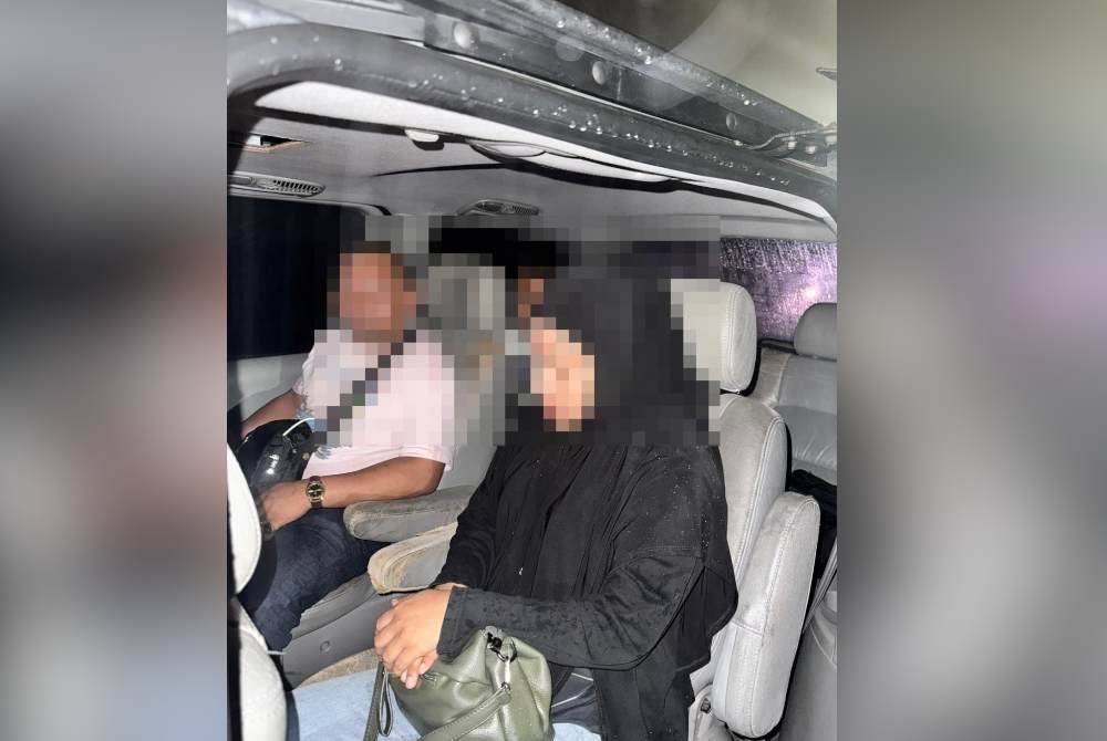 PATI yang cuba dibawa masuk oleh pihak sindiket ke negara ini menggunakan van pelancong Thailand. Foto JIM