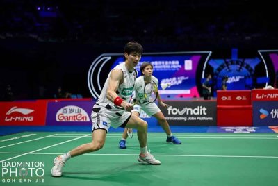 Tang Jie-Ee Wei berjaya menewaskan wakil tuan rumah, Guo Xin Wa-Chen Fang Hui di suku akhir China Masters di Shenzhen sebentar tadi. Foto BAM