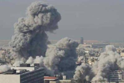 Serangan udara itu menyasarkan sebuah bangunan kediaman di Jalan Fathallah, kawasan Basta Fawka yang padat penduduk. - Reuters