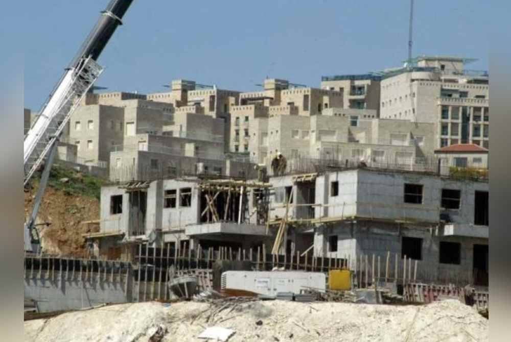 Kerja-kerja pembinaan penempatan haram Israel sedang dijalankan. Foto Agensi