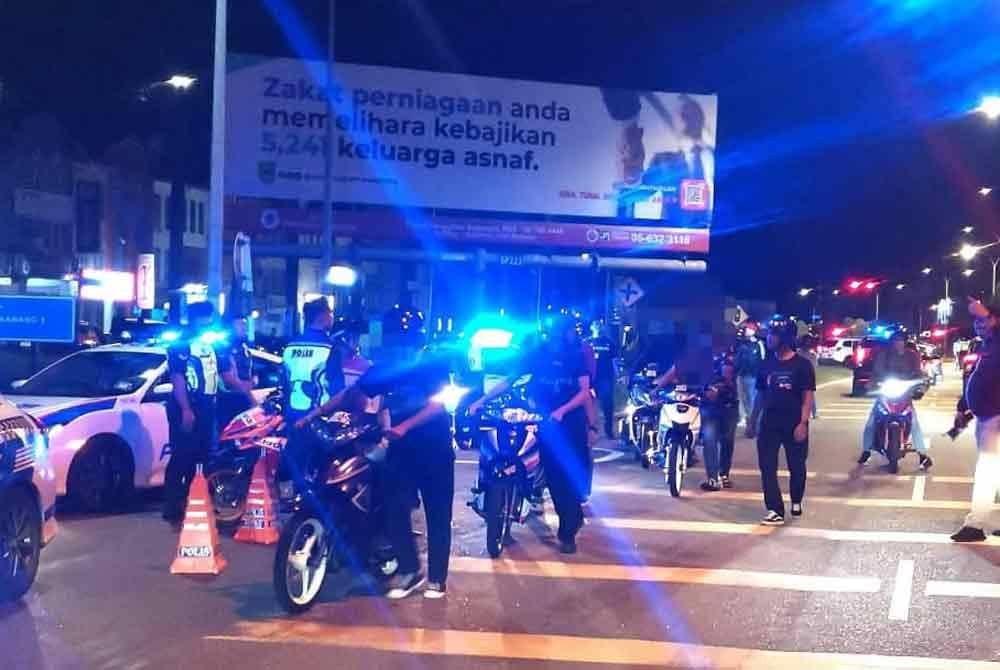 Operasi Khas Samseng Jalanan dilakukan JSPT Negeri Sembilan susulan aduan diterima daripada orang awam yang terganggu dengan bunyi bising geng motosikal.