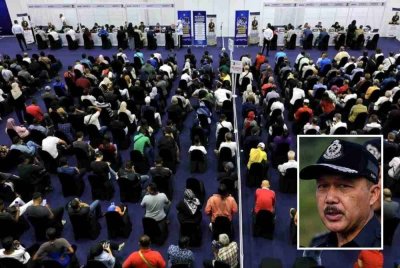 Kaunter khas bayaran kompaun saman PDRM terus menjadi tumpuan orang ramai pada hari terakhir penganjuran Program 2TM di Pusat Konvensyen Kuala Lumpur (KLCC) hari ini. Foto Bernama. Gambar kecil: Mohd Yusri