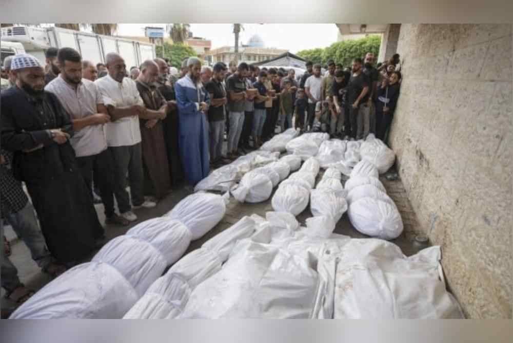 Gallant bertanggungjawab ke atas pembunuhan beramai-ramai penduduk Palestin sejak Oktober 2023.