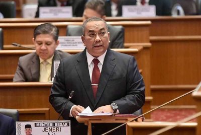 Muhammad Sanusi persidangan Dewan Undangan Negeri (DUN) Kedah di Wisma Darul Aman pada Isnin.